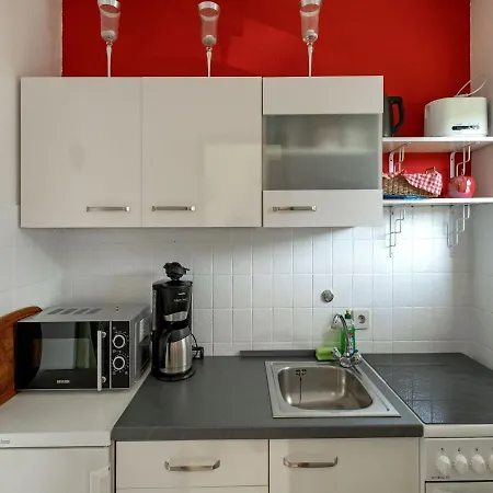 Apartment In With Fenced Garden *