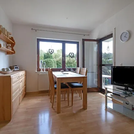 In With Fenced Garden Apartment *